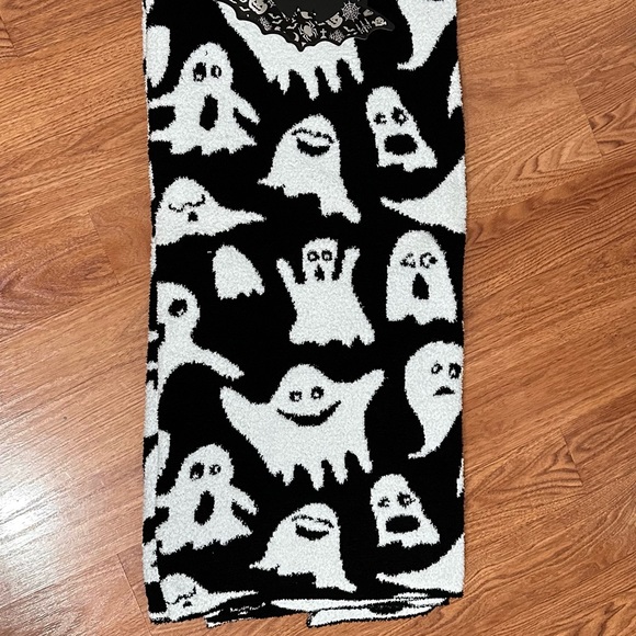 Ultra soft ghost blanket - Picture 2 of 2